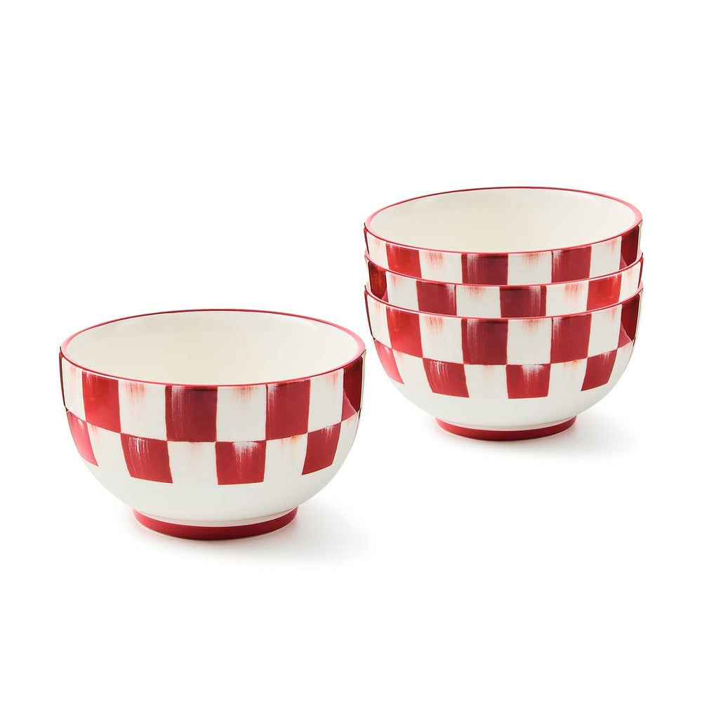 Sada 4 snídaňových misek Cherry Check od MacKenzie-Childs s červeným kostkovaným vzorem z kameniny, Waterfall Bathrooms.