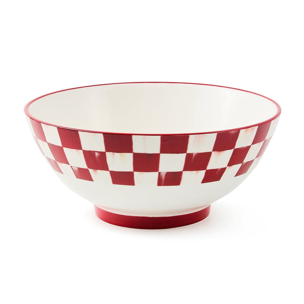 Servírovací mísa Cherry Check od MacKenzie-Childs s červeným kostkovaným vzorem z kameniny, Waterfall Bathrooms.