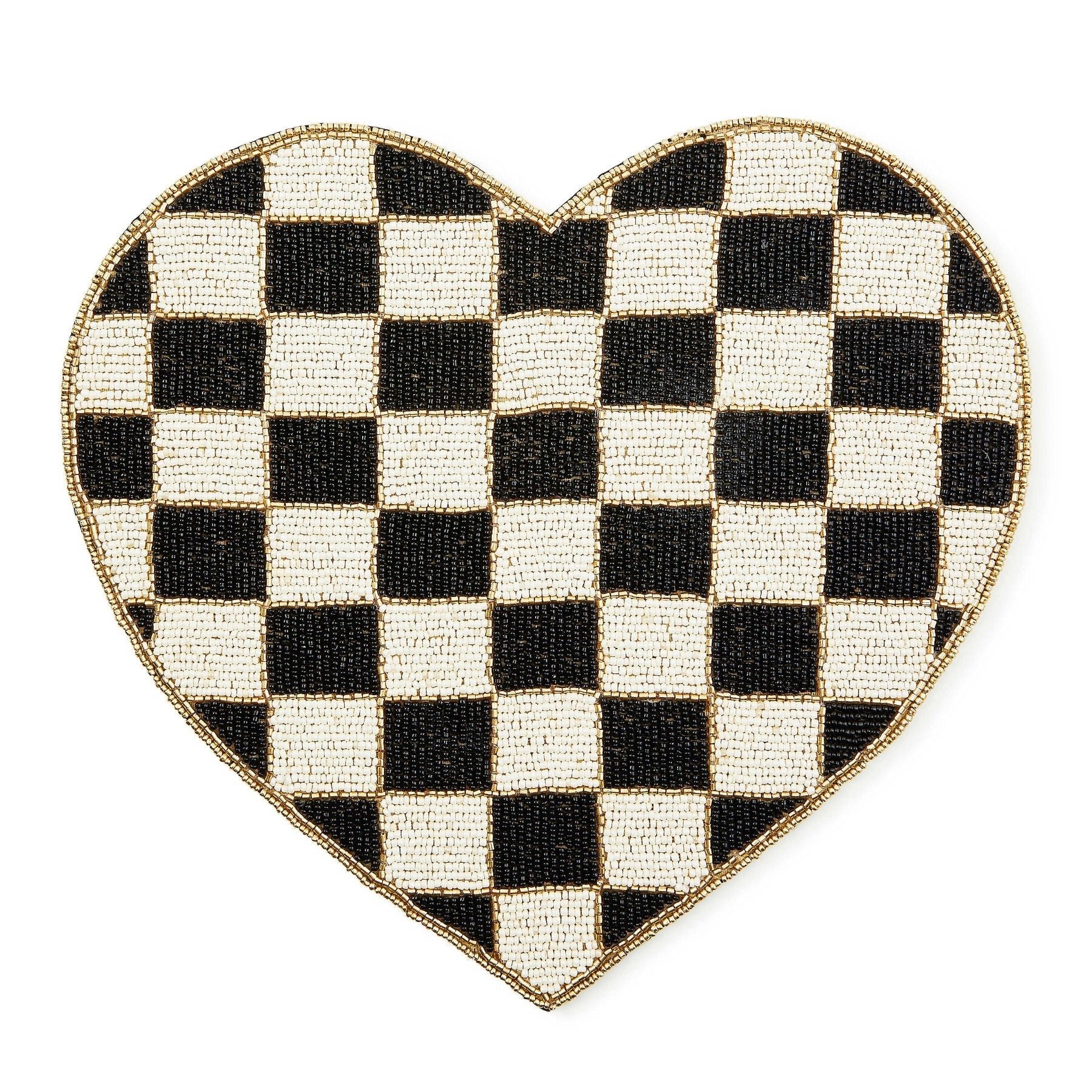 Prostírání ve tvaru srdce Black and White Check od MacKenzie-Childs, černo-bílý kostkovaný vzor, zdobené korálky, Waterfall Bathrooms.
