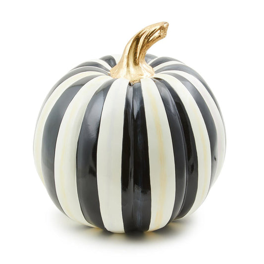 Dekorace střední dýně Glossy Courtly Stripe od MacKenzie-Childs s černobílým pruhovaným vzorem a zlatou stopkou, Waterfall Bathrooms.
