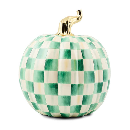 Dekorativní dýně Emerald Check (velká) od MacKenzie-Childs, zelený kostkovaný vzor a zlatý stonek, podzimní a halloweenská dekorace, Waterfall Bathrooms.
