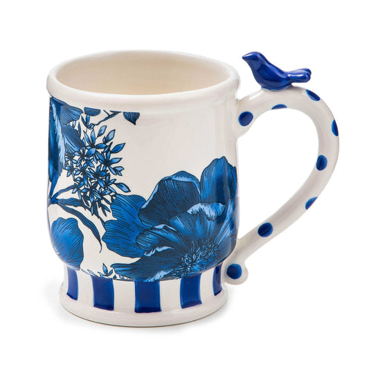 Hrnek English Garden od MacKenzie-Childs, modrá květinová keramika, s 3D keramickým ptáčkem, Waterfall Bathrooms.
