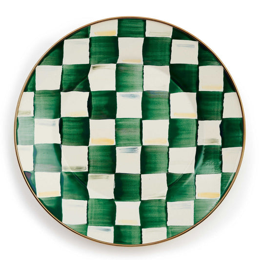 Smaltovaný jídelní talíř Emerald Check od MacKenzie-Childs se zeleným kostkovaným vzorem, Waterfall Bathrooms.