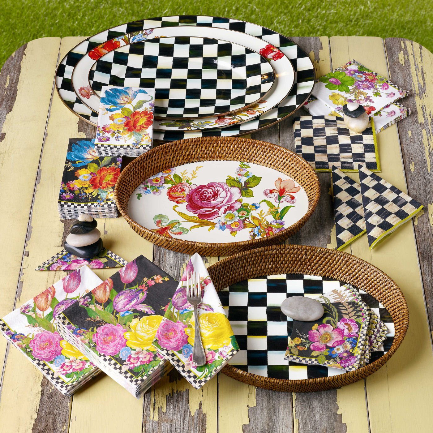 MacKenzie-Childs Koktejlové ubrousky White Flower Market, třívrstvý papír, 20 ks, Waterfall Bathrooms