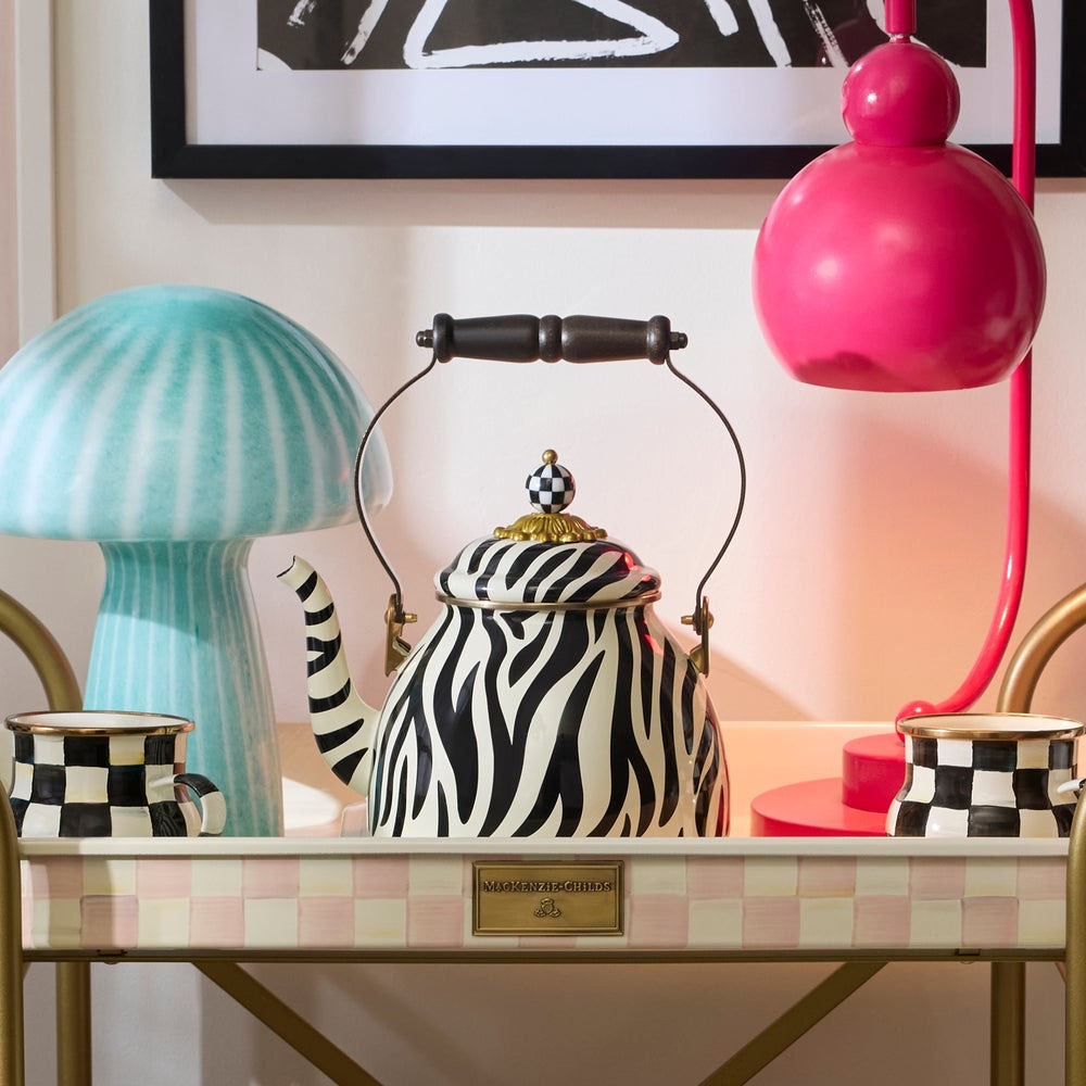 MacKenzie-Childs smaltovaná konvice Zebra