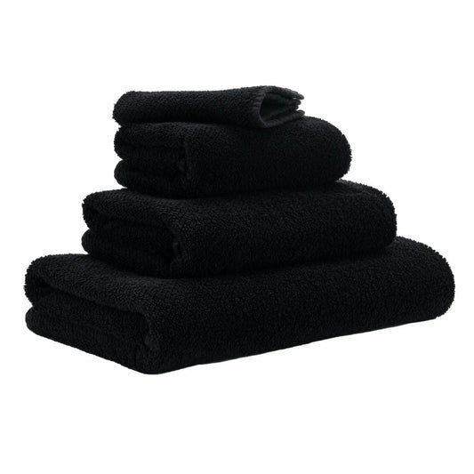 Luxusní černý ručník 990 Black ze 100% egyptské bavlny Giza 70 s texturou Twill Waterfall Bathrooms