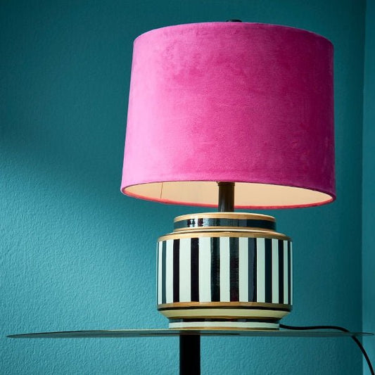 Luxusní černo-bílá keramická stolní lampa Werner Voss Tiffany s růžovým stínidlem Waterfall Bathrooms