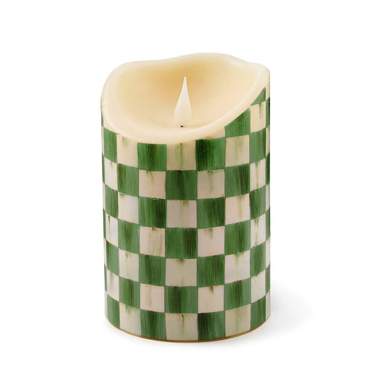 Luxusní zelená LED svíčka MacKenzie-Childs Emerald Check se smaragdovým vzorem a výškou 15 cm Waterfall Bathrooms