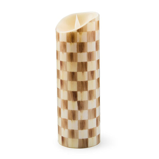 Luxusní LED svíčka MacKenzie-Childs Mocha Check s hnědo-krémovým kostkovaným vzorem Waterfall Bathrooms