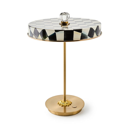 Luxusní černo-bílá nabíjecí stolní LED lampa MacKenzie-Childs Courtly Check Waterfall Bathrooms