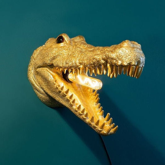 Luxusní zlatá nástěnná lampa Werner Voss ve tvaru aligátora Alberto z kolekce WERNS Waterfall Bathrooms