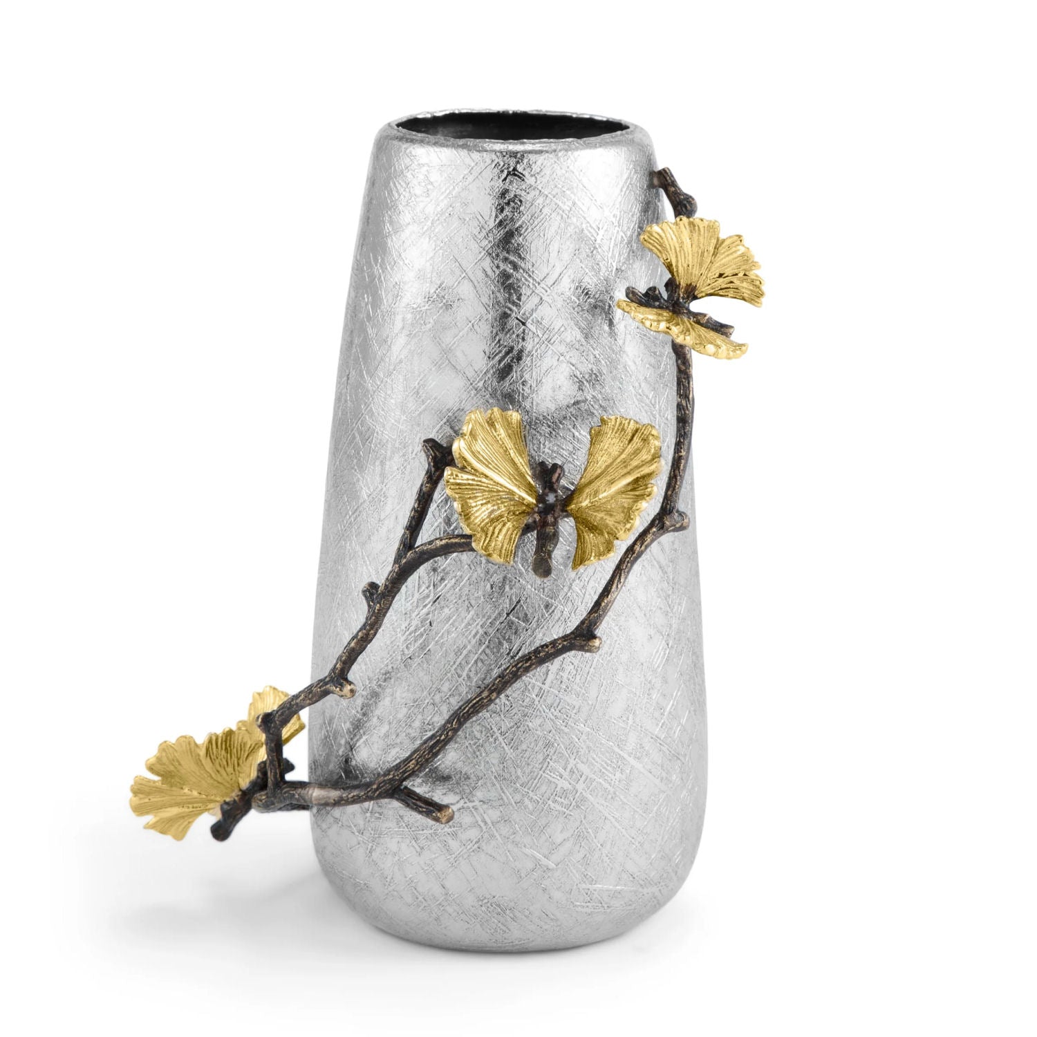 Malá váza Butterfly Ginko od Michael Aram z ručně texturované nerezové oceli a mosazi, s motivem motýlích křídel, Waterfall Bathrooms.
