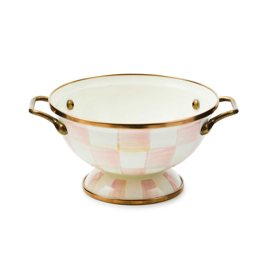 Miska Rosy Check Simply Anything, pro cokoli od MacKenzie-Childs, ručně malované růžové kostičky, robustní ocel, bronzový lem, ucha s povrchem starožitné mosazi, Waterfall Bathrooms.
