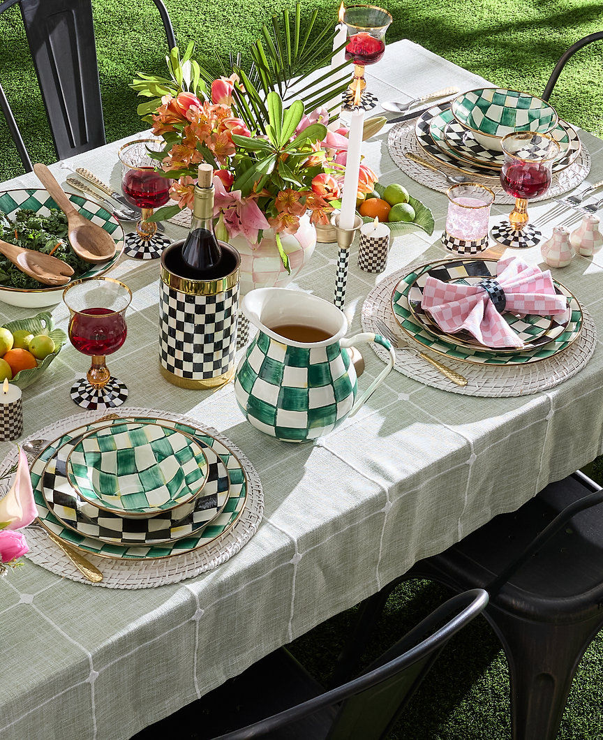 Snídaňová miska Emerald Check od MacKenzie-Childs, smaltovaná ocel, zelený kostkovaný vzor s bronzovým okrajem, Waterfall Bathrooms.