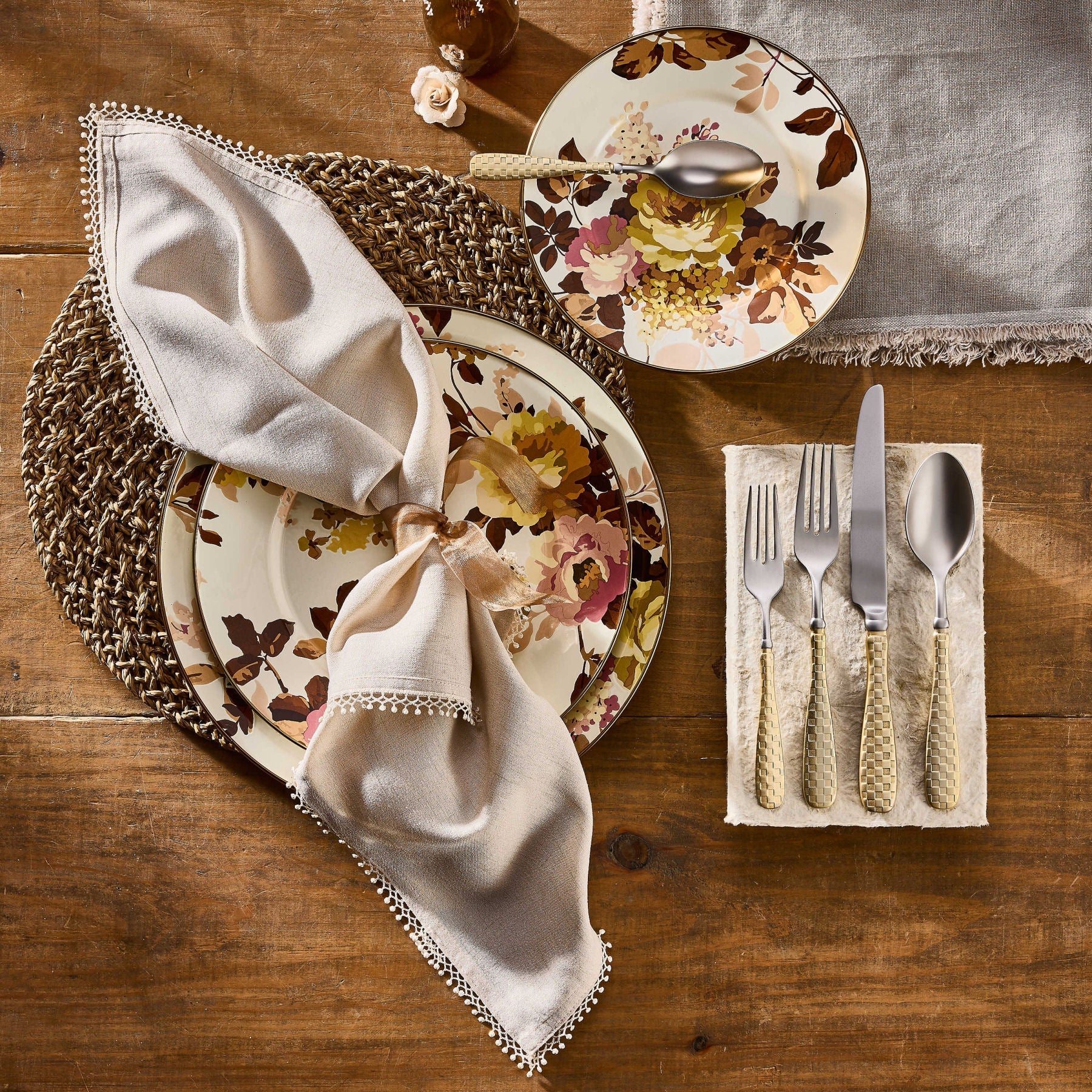 Smaltované talíře MacKenzie-Childs