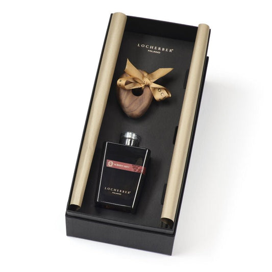 Dárková sada Aroma difuzér Klìnto 1817 (250 ml) Skyline s terakotovým víčkem a dárkovou krabicí, vůně hrozny, maliny a cedrové dřevo, Waterfall Bathrooms.