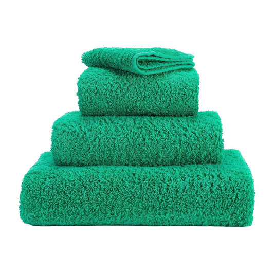 Luxusní ručník z egyptské bavlny ve smaragdově zelené barvě Emerald Super Pile Abyss & Habidecor Waterfall Bathrooms