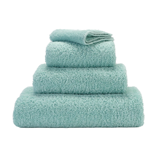 Luxusní ledově modrý froté ručník s vysokou gramáží Super Pile Abyss Habidecor Waterfall Bathrooms