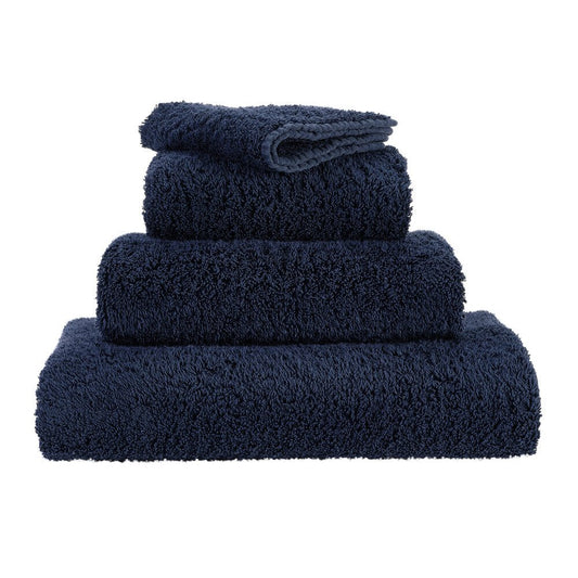 Luxusní temně modrý navy froté ručník s vysokou gramáží Super Pile Abyss Habidecor Waterfall Bathrooms