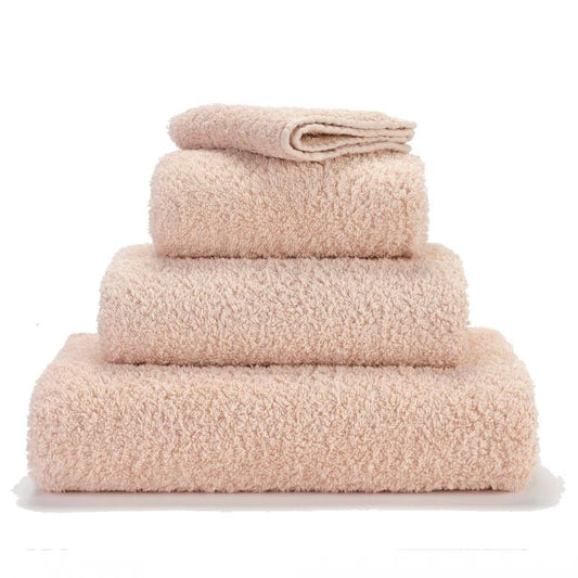 Luxusní ručník z egyptské bavlny v přirozeném tělovém odstínu Nude Super Pile Abyss & Habidecor Waterfall Bathrooms