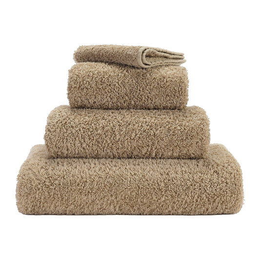 Luxusní ručník z egyptské bavlny v nadčasovém hnědošedém odstínu Taupe Super Pile Abyss & Habidecor Waterfall Bathrooms