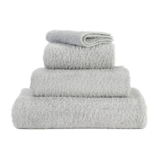 Luxusní ručník z egyptské bavlny v noblesním platinovém odstínu Platinum Super Pile Abyss & Habidecor Waterfall Bathrooms